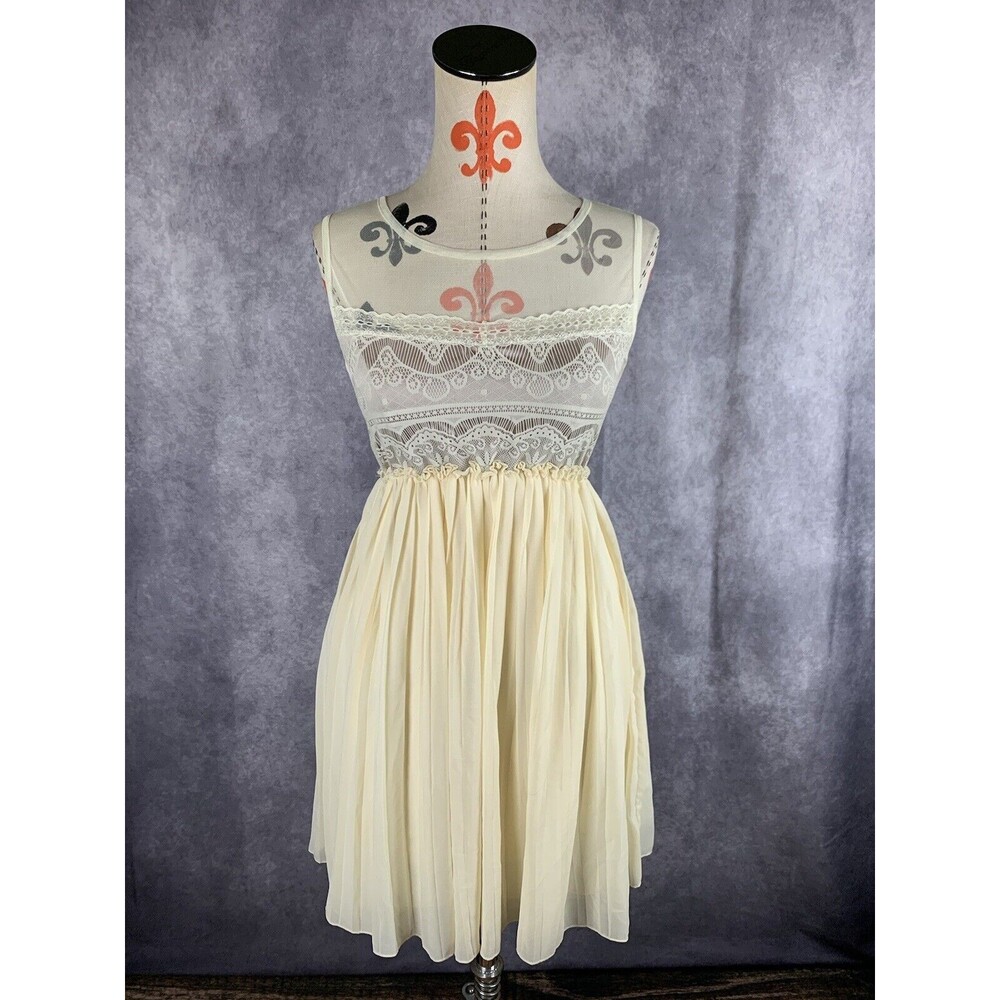 DeLiAs Women’s Size S Light Yellow Mesh Lace Dress Lined Pleated